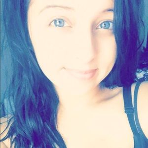 Meet your Posher, Alyssa